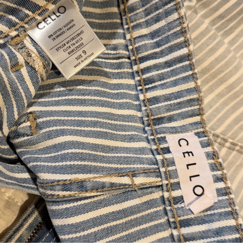 CELLO RAINA STRIPED FLARE JEANS SIZE 9. Light washed distressed. - Picture 7 of 11